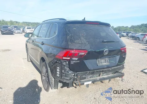 2020 Volkswagen Tiguan 2.0T Se/2.0T Se R-Line Black/2.0T Sel z USA, uszkodzony, nr VIN 3VV2B7AXXLM042671